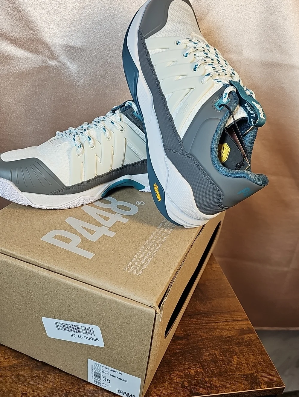 P448 Women’s Court Sneakers Size 38 US 7.5-8 White Gray Teal Vibram NWT